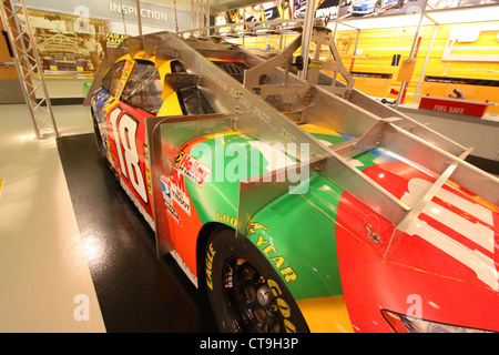 Auto für Darstellung Vorlage verwenden, um Toleranzen im NASCAR Hall Of Fame Museum in Charlotte, North Carolina messen Stockfoto