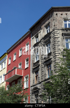 Berlin, marode und renovierten Haus nebeneinander Stockfoto