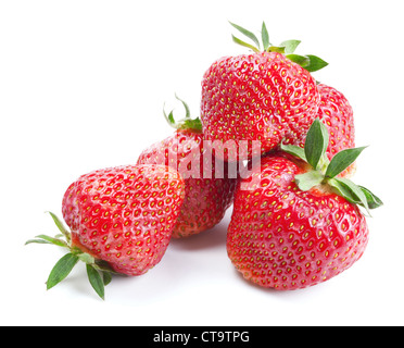 Erdbeeren auf weißem Hintergrund isoliert Stockfoto