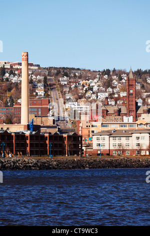 Ansicht der Innenstadt von Duluth, Minnesota am Lake Superior. Stockfoto