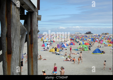 St. Peter-Ording, Urlauber am Strand Stockfoto