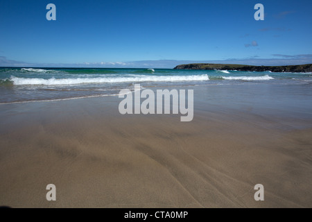 Isle of Lewis, Schottland. Malerische Aussicht auf den Strand am Hafen Nis im Norden von Lewis. Stockfoto