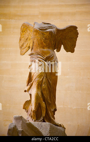 Winged Sieg von Samothrace Statue im Louvre in Paris Stockfoto