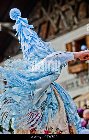 Verschleierte Person an Karneval, Mittenwald, Bayern, Deutschland, Europa Stockfoto