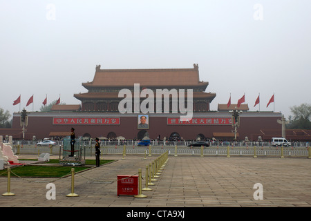 Blick auf Tian'anmen Square Tor, mit Vorsitzenden Mao-Porträt, Beijing City, Hauptstadt von China, Peking, Provence, Asien. Stockfoto