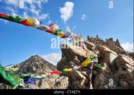 Gebetsfahnen, Kloster Shey, Leh, Tal des Indus, Ladakh, Jammu und Kaschmir, Indien Stockfoto