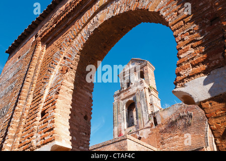 Niebla, Provinz Huelva, Andalusien, Südspanien. Ruinen der Kirche von Saint Martin. Iglesia de San Martin. Stockfoto