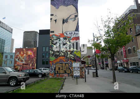 Wandbild der Comicfigur welche die Gebäude St. Catherine Street Montreal Quebec Kanada Stockfoto