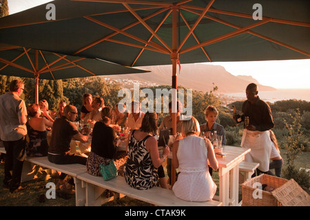 Picknickplatz von Restaurant Roundhouse, Camps Bay, Kapstadt, Western Cape, South Africa, RSA, Afrika Stockfoto