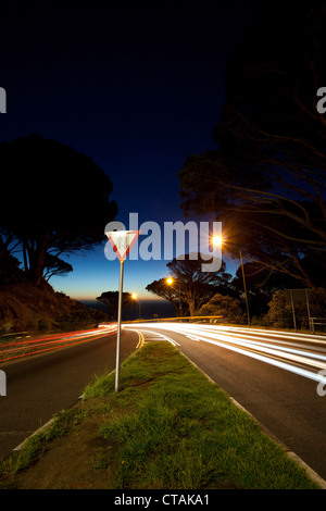 Pass-Straße Kloof Road führt von Kapstadt, Camps Bay nach Sonnenuntergang, Cape Town, Western Cape, South Africa, RSA, Afrika Stockfoto