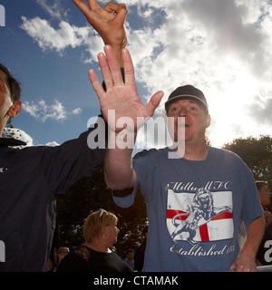 English Defence League (EDL) Anhänger protestieren in London am 10. Jahrestag des 911 Angriffe Stockfoto