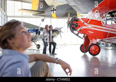 Schüler im Luftfahrt-Museum, Deutsches Museum, Deutsches Museum, Oberschleißheim, München, Bayern, Deutschland Stockfoto