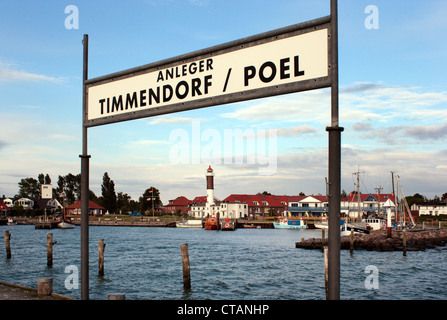 Timm Dorf auf der Insel Poel, Port-Platte mit Leuchtturm und Hafen im Hintergrund Stockfoto