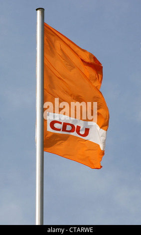 Flagge von der CDU-Parteizentrale in Berlin