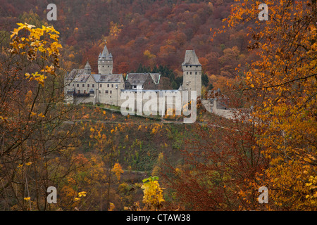 Ansicht der Burg Altena auf einem Sporn, Sauerland, Nordrhein-Westfalen, Deutschland, Europa Stockfoto
