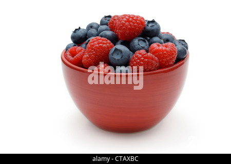 Schale Obst, Himbeeren, Heidelbeeren Stockfoto