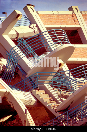 Ein Parkhaus in Northridge, Kalifornien, ist durch ein Erdbeben im Jahr 1994 zusammenbrach. Stockfoto