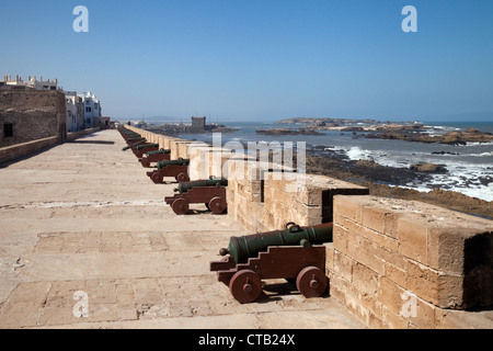 Kanone auf der alten Festung Wällen (Skala), Essaouira, Marokko Afrika Stockfoto