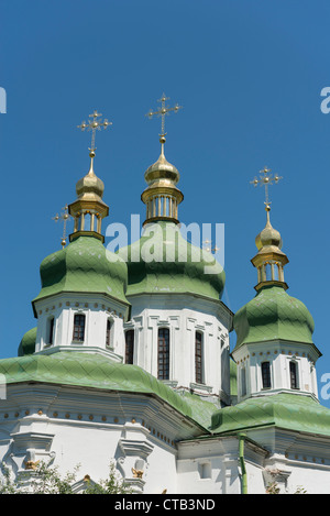 Kuppeln der Kirche st. Georg in Vydubytsky Kloster in Kiew (1699-1701) Stockfoto