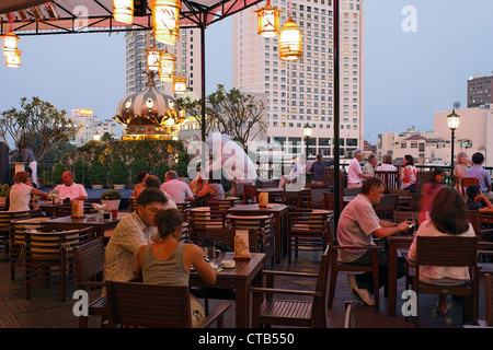 Restaurant, Dachgarten, Rex Hotel, Ho-Chi-Minh-Stadt, Vietnam Stockfoto