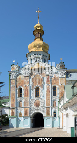 Tor-Dreifaltigkeitskirche im Kiewer Höhlenkloster (XII-XVIII Jahrhundert) Stockfoto