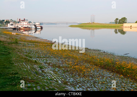 Tennessee, Memphis, Mississippi River, Kopfsteinpflaster Landung stammt aus Mitte des 19. Jahrhunderts. Stockfoto