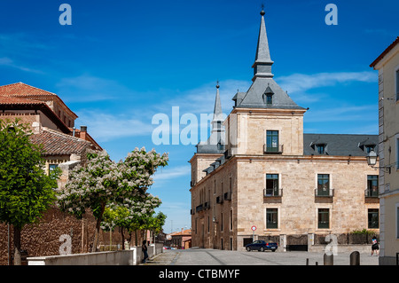 Nationaler Parador de Turismo auf dem Hauptplatz der Stadt Lerma, Provinz Burgos, Kastilien und Leon, Spanien, Europa Stockfoto