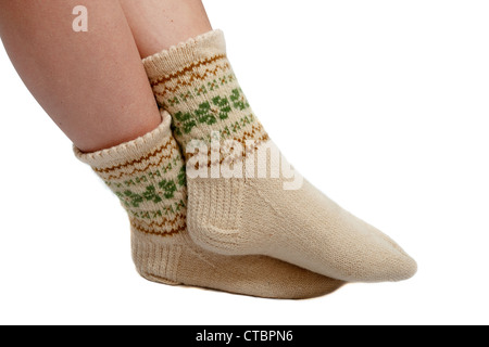 warme Hand gestrickte Wollsocken Frauen Fuss Stockfoto