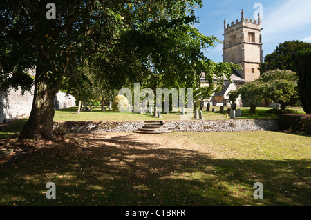 Kirche St Faiths im malerischen Bredon Hill Dorf Overbury, Cotswolds, Worcestershire, England Stockfoto