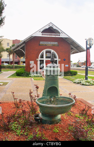 PFERD-TROG, HISTORISCHE INNENSTADT, FERNANDINA BEACH, FLORIDA, USA Stockfoto