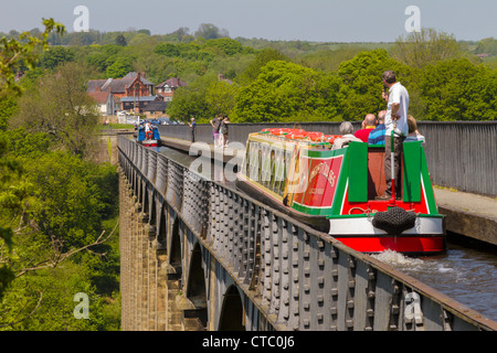 Kanalboot, Pont Cysyllte Aquädukt, Llangollen, Wales Stockfoto