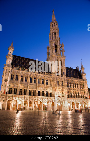 Brüssel - Hauptplatz und dem Rathaus Abend. Grote Markt. Stockfoto