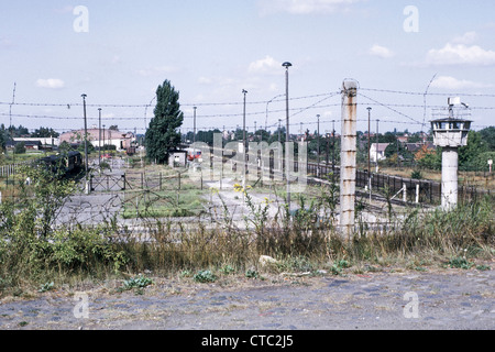 Die Berliner Mauer in Staaken während des Kalten Krieges im Jahr 1975 Stockfoto