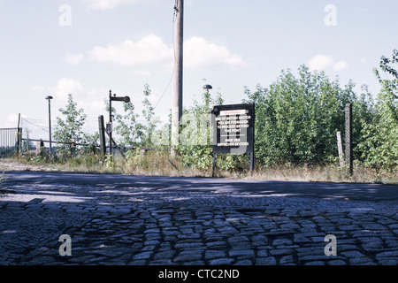 Die Berliner Mauer in Staaken während des Kalten Krieges im Jahr 1975 Stockfoto