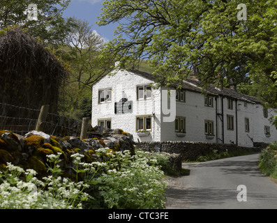 The George Inn Village Pub im Sommer Hubberholme Upper Wharfedale Yorkshire Dales National Park North Yorkshire England Vereinigtes Königreich Großbritannien Stockfoto