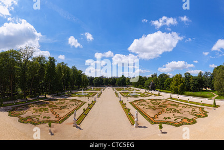 Gärten des Palais Branicki in Bialystok, Polen. Das "Versailles des Nordens" und "Polnische Versailles" genannt. Stockfoto