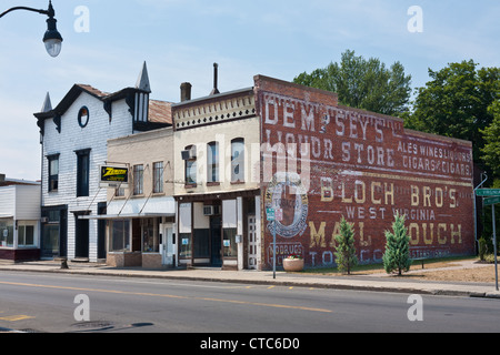 Waterloo, New York State, Finger Lakes, ist eines der wenigen intakten Mail Pouch Tabak Zeichen im Nordosten USA Stockfoto