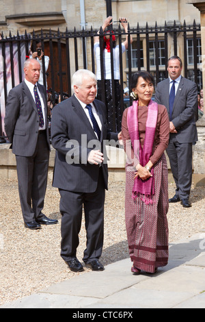 Birmanische Oppositionsführerin Aung San Suu Kyi besucht Oxford University im Rahmen ihrer UK-Tour. Stockfoto