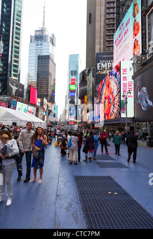 u-Bahn-Tore grills auf Pfad Gehweg in Times Square in New York City, Manhattan Stockfoto