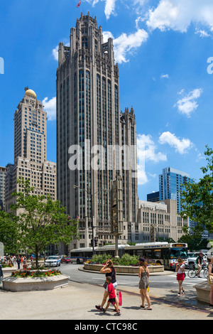 Die neugotische Chicago Tribune Tower auf N Michigan Avenue, Chicago, Illinois, USA Stockfoto