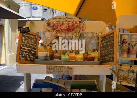 Parfüm Geschäfte zum Verkauf in Rue Tracastel, Old Town, Grasse, Côte d ' Azur, Alpes-Maritimes, Provence-Alpes-Côte d ' Azur, Frankreich Stockfoto