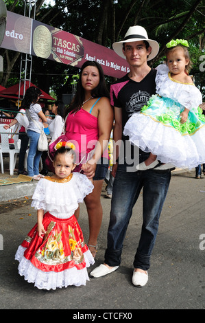 "Festival Folclorico del Bambuco" (San Pedro y San Juan) in NEIVA. Abteilung von Huila. Kolumbien Stockfoto