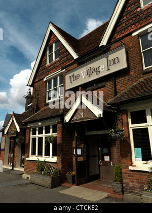 Das Village Inn Pub Caterham auf dem Hügel Surrey England Stockfoto