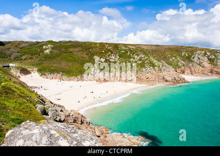 Der goldene Sandstrand von Porthcurno Cornwall England UK Stockfoto