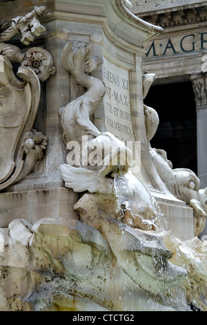 Italien, Rom, Brunnen in der Nähe von Pantheo, Piazza della Rotonda Stockfoto