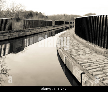 Der Avon Aquädukt ist eine schiffbare Aquädukt auf dem Union-Kanal in der Nähe von Linlithgow, West Lothian Stockfoto