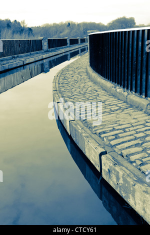 Der Avon Aquädukt ist eine schiffbare Aquädukt auf dem Union-Kanal in der Nähe von Linlithgow, West Lothian Stockfoto