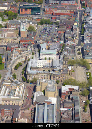 Bolton Stadtzentrum aus der Luft, North West England UK, zeigt das Rathaus & Civic-Viertel Stockfoto