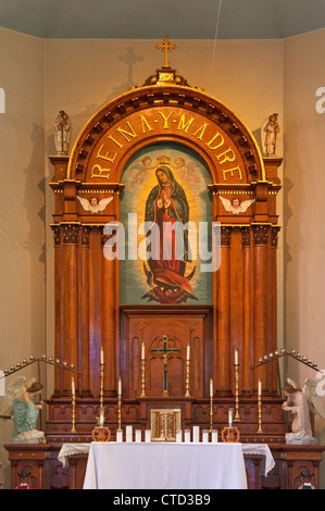 Hauptaltar im Kirche Our Lady of Guadalupe katholische Mission, Rio Grande Valley, Texas, USA Stockfoto