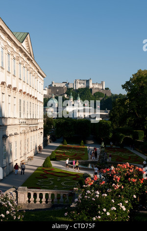 Mirabellgarten und Schloss im Sommer, Salzburg Österreich Stockfoto